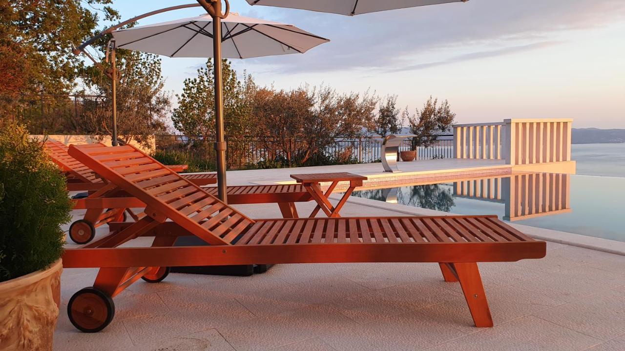 Sea View Luxury Apart Hotel Villa Conte With Swiming Pool And Romantic Spa Podstrana Exterior foto