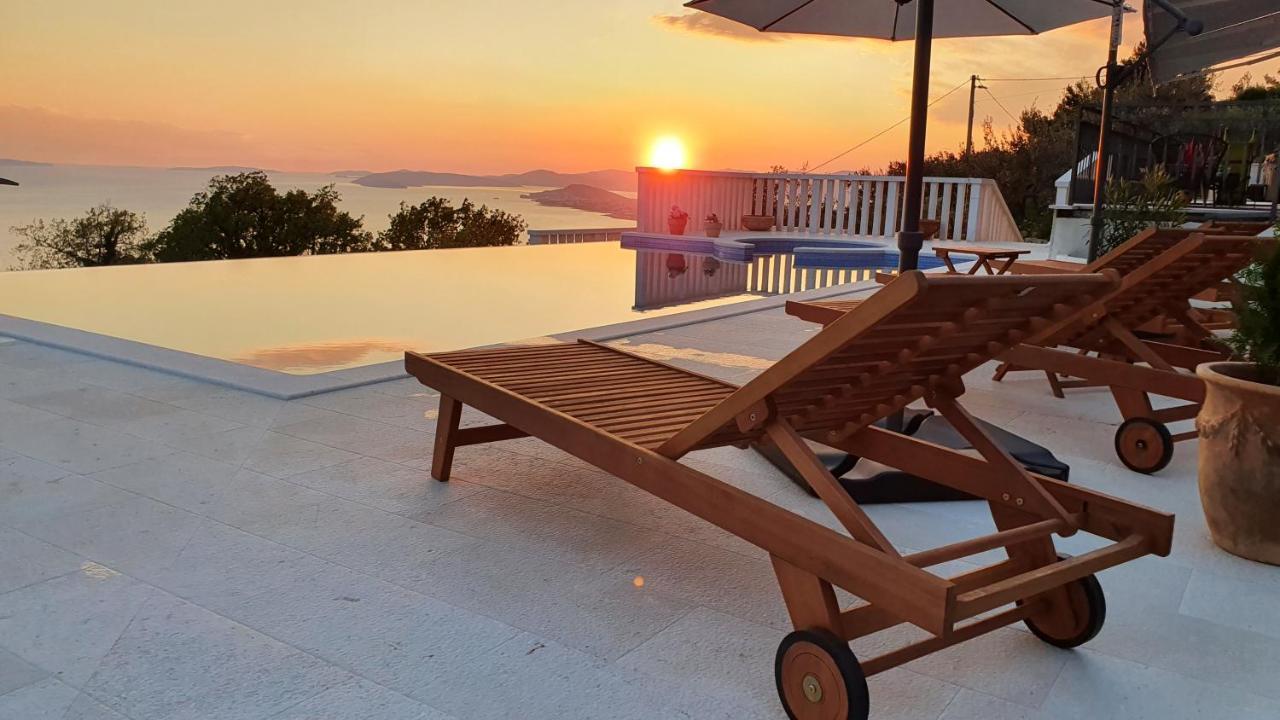 Sea View Luxury Apart Hotel Villa Conte With Swiming Pool And Romantic Spa Podstrana Exterior foto