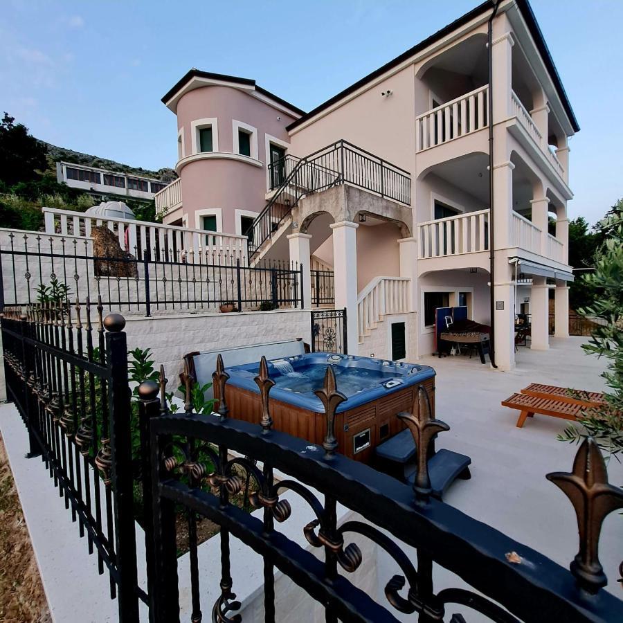 Sea View Luxury Apart Hotel Villa Conte With Swiming Pool And Romantic Spa Podstrana Exterior foto