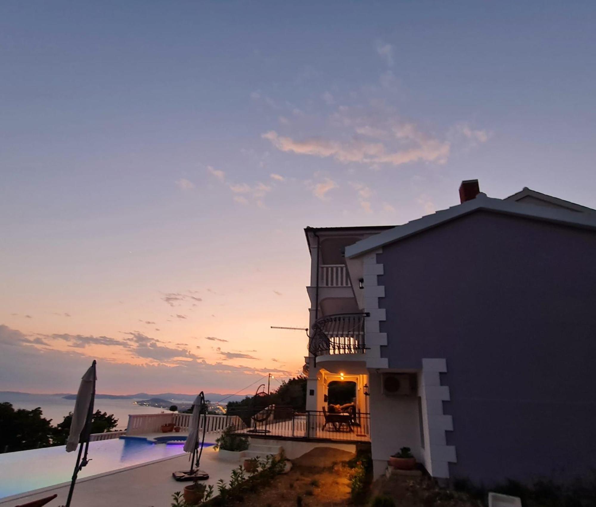 Sea View Luxury Apart Hotel Villa Conte With Swiming Pool And Romantic Spa Podstrana Exterior foto