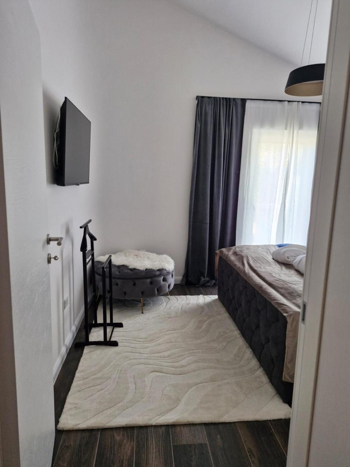Sea View Luxury Apart Hotel Villa Conte With Swiming Pool And Romantic Spa Podstrana Exterior foto